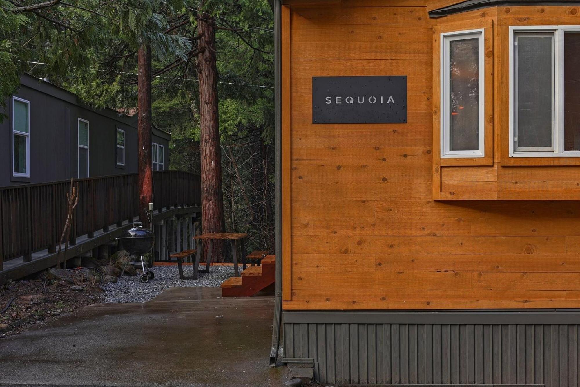Cave Springs Resort Dunsmuir Exterior photo